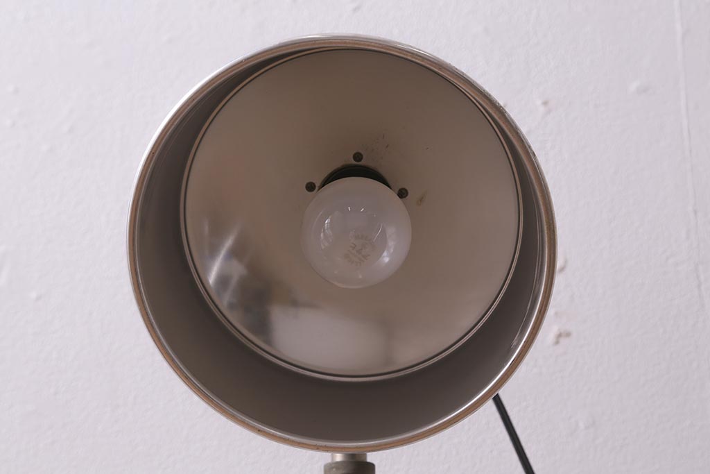 レトロ照明　ビンテージスタイルにもおすすめなアイアン製のスタンドライト(フロアスタンド)(R-043367)