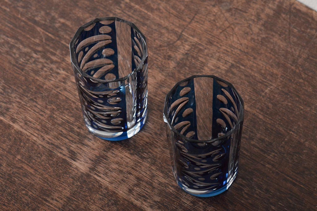 アンティーク雑貨　昭和初期　青切子グラス2個セット(コップ、色被せ、和ガラス)(R-043401)