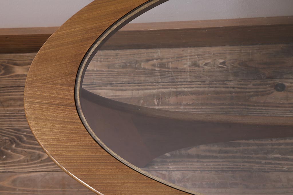 ヴィンテージ家具　北欧ビンテージ　G-plan(ジープラン)　チーク材　ガラストップのおしゃれなコーヒーテーブル(センターテーブル)(R-043462)