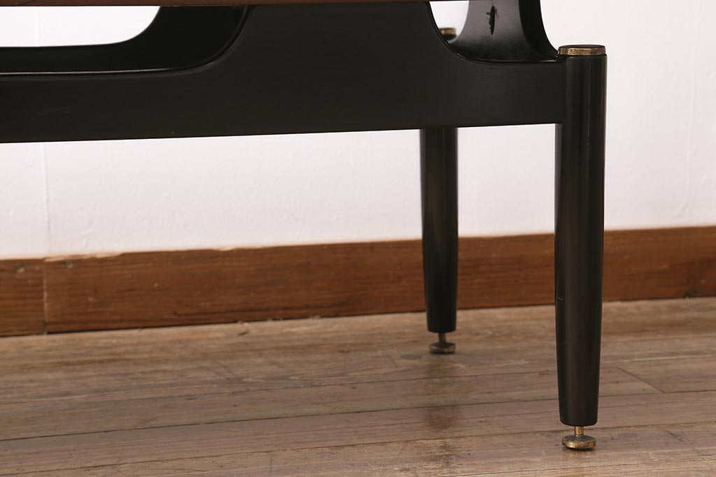 ヴィンテージ家具　北欧ビンテージ　G-PLAN(ジープラン)　BB(Black&Brass)シリーズ　スタイリッシュなセンターテーブル(コーヒーテーブル、リビングテーブル)(R-043506)