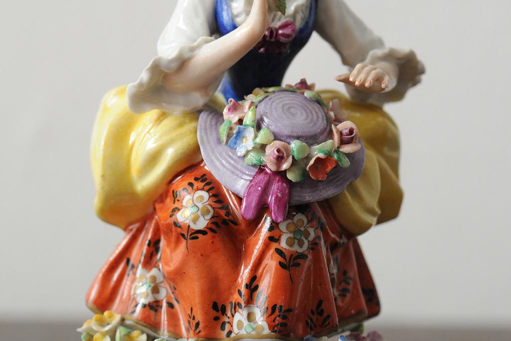 ドイツ　Sitzendorfer Porzellanmanufaktur(?)　花と少女/ウィーン　AUGARTEN(アウガルテン?)　貴婦人(フィギュリン、陶器人形、置き物、2点セット)(R-043542)