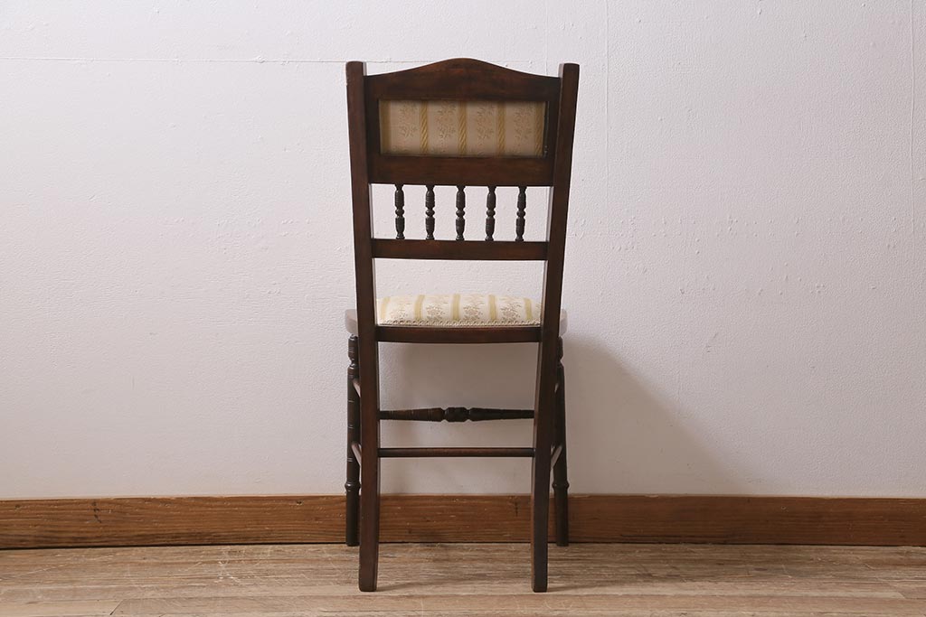 アンティーク家具　フランスアンティーク　1920年頃　ウォールナット材　象嵌が凝った印象を与えるチェア(椅子)(R-043576)