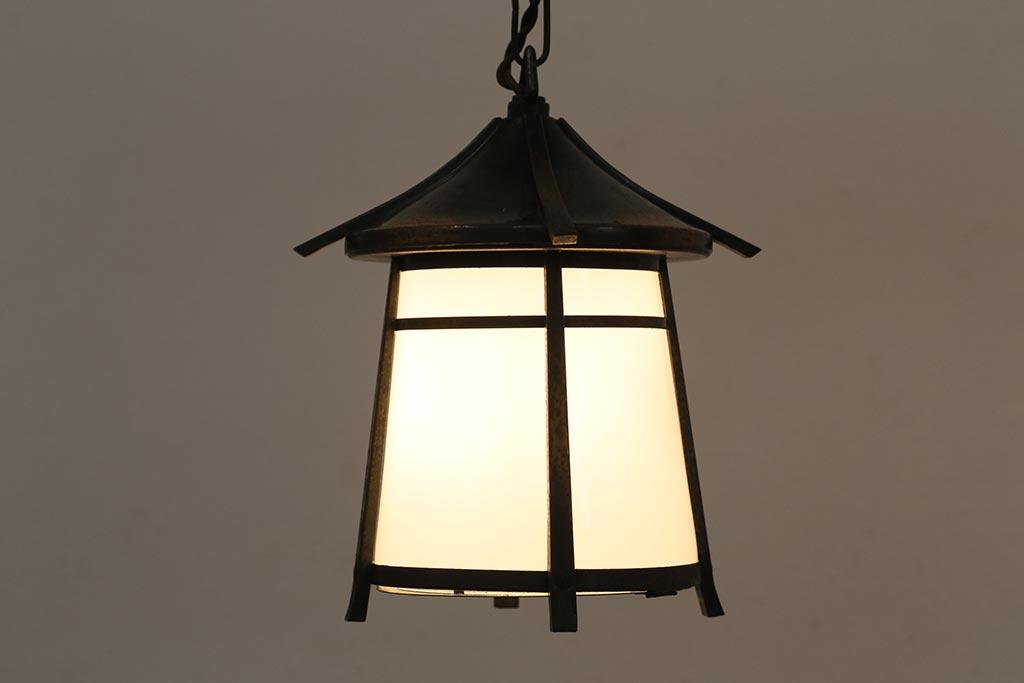 アンティーク照明　風情あふれる佇まいが魅力的な吊り灯籠(灯篭、天井照明、吊り下げ照明)(R-043582)