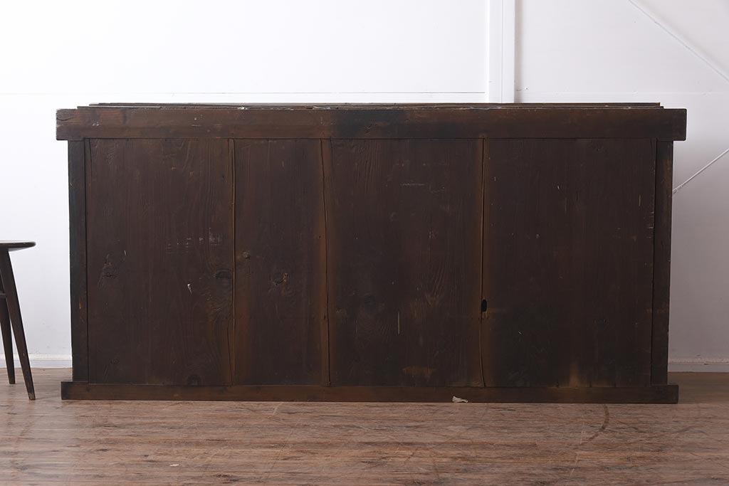 アンティーク家具　和製アンティーク　六尺　堅牢な雰囲気が和の空間を高める水屋箪笥サイドボード(テレビ台、収納棚、戸棚、キャビネット)(R-043594)