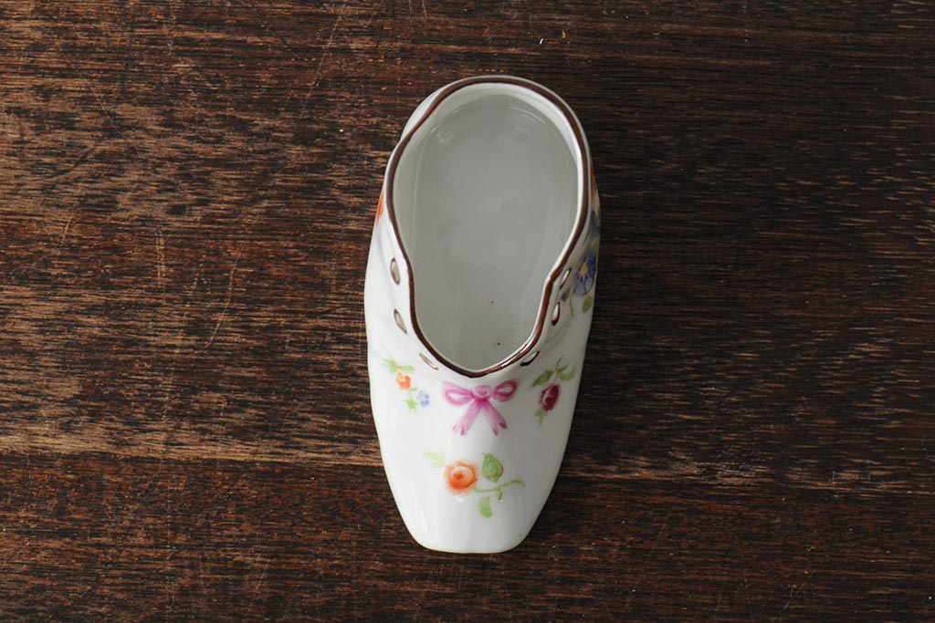 アンティーク雑貨　ハンガリー　HEREND(ヘレンド)　うさぎ　ベビーシューズ(靴)　陶器の置物2点セット(オブジェ、小物入れ、ディスプレイ雑貨)(R-043609)