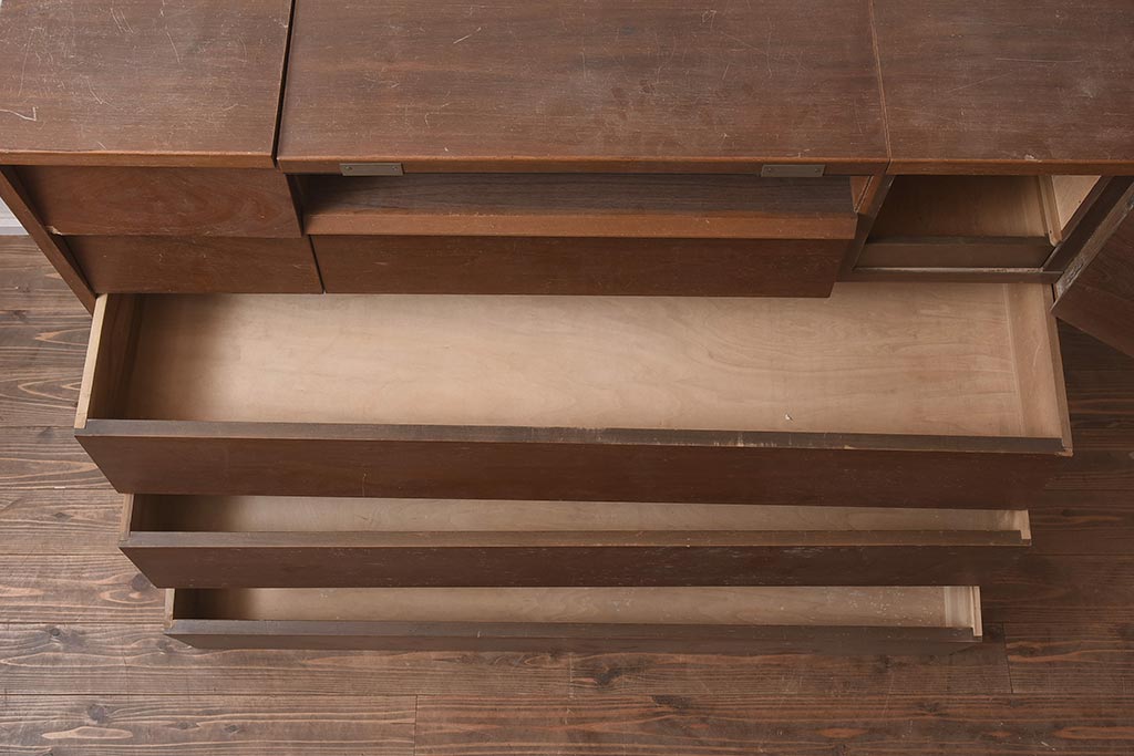 ビンテージ家具　シンプルでモダンな佇まいのドレッシングチェスト(ドレッサー、ミラー、鏡台)(R-043641)