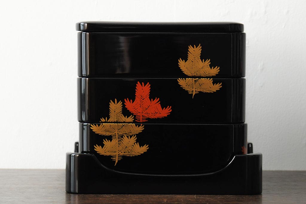 昭和期　輪島塗　松図木製三段重・重台　箱付き(重箱、漆器)(R-043770)