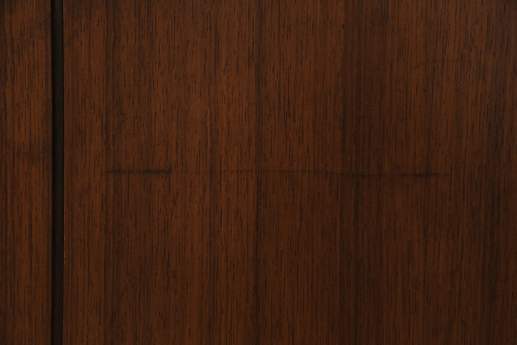 ヴィンテージ家具　北欧ビンテージ　G-PLAN　BBシリーズ　スタイリッシュなデザインのサイドボード(リビングボード、収納棚)(R-043894)
