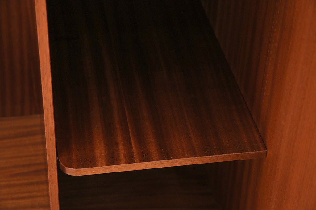 ヴィンテージ家具　G-PLAN(ジープラン)　チーク材　ブラックペイントが格好いいワードローブ(収納棚、ビンテージ)(R-043935)