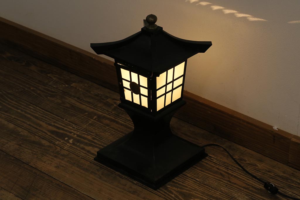 アンティーク照明　昭和期　リメイク　和の雰囲気づくりにおすすめの置き灯籠(灯篭、仏具)(R-044395)