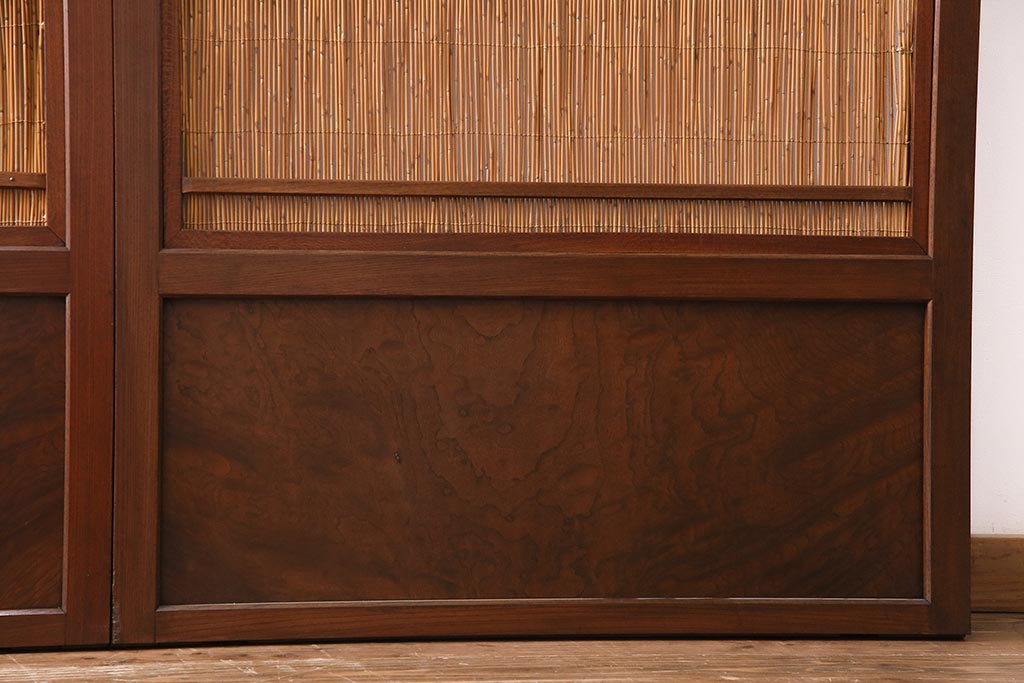 【セミオーダー家具実例】板戸4枚をアンティーク感を残しつつ高品質リペア。鴨居敷居に溝加工を施し、現状の色味を活かして着色仕上げ、上質な雰囲気に。(引き戸、建具)