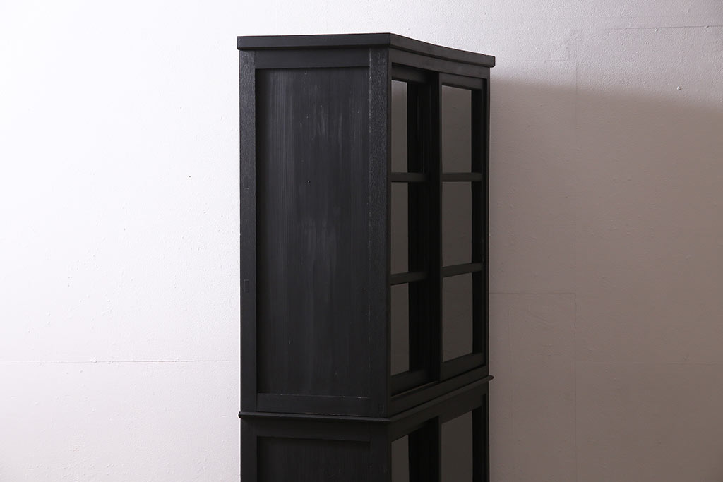 和製アンティーク　ペイント　渋くて格好良い重ね戸棚(収納棚、食器棚、本箱)(R-044780)