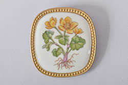 アンティーク雑貨　イギリスビンテージ　カラフルな花のプチポワン刺繍が愛らしいドイリー(レース、クロス)(3)