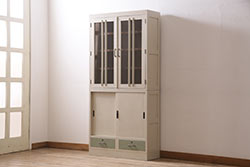 和製アンティーク　前面ヒノキ材　味のある木の風合いが魅力のレトロなガラス戸棚(キャビネット、ガラスケース、収納棚、サイドボード)(R-048025)
