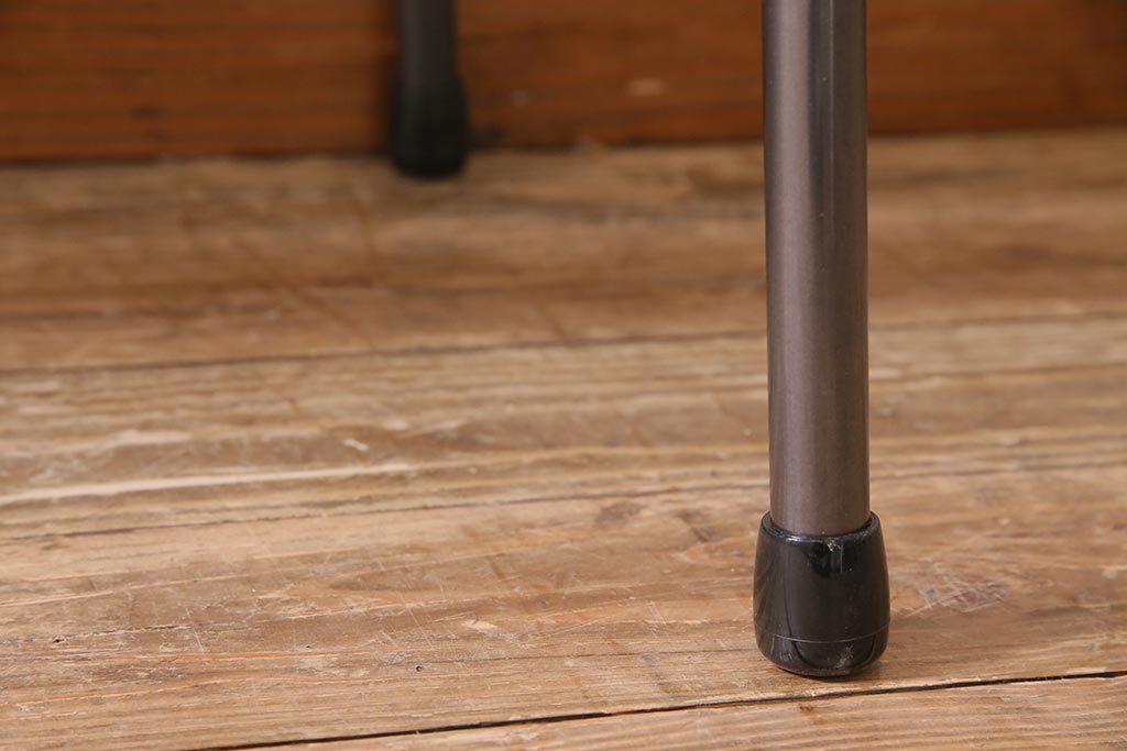 ビンテージ家具　和製　昭和中期　ラワン一枚板　まっすぐな縞模様の木目が魅力の鉄脚テーブル(作業台、アイアンテーブル、コンソールテーブル)(R-044999)