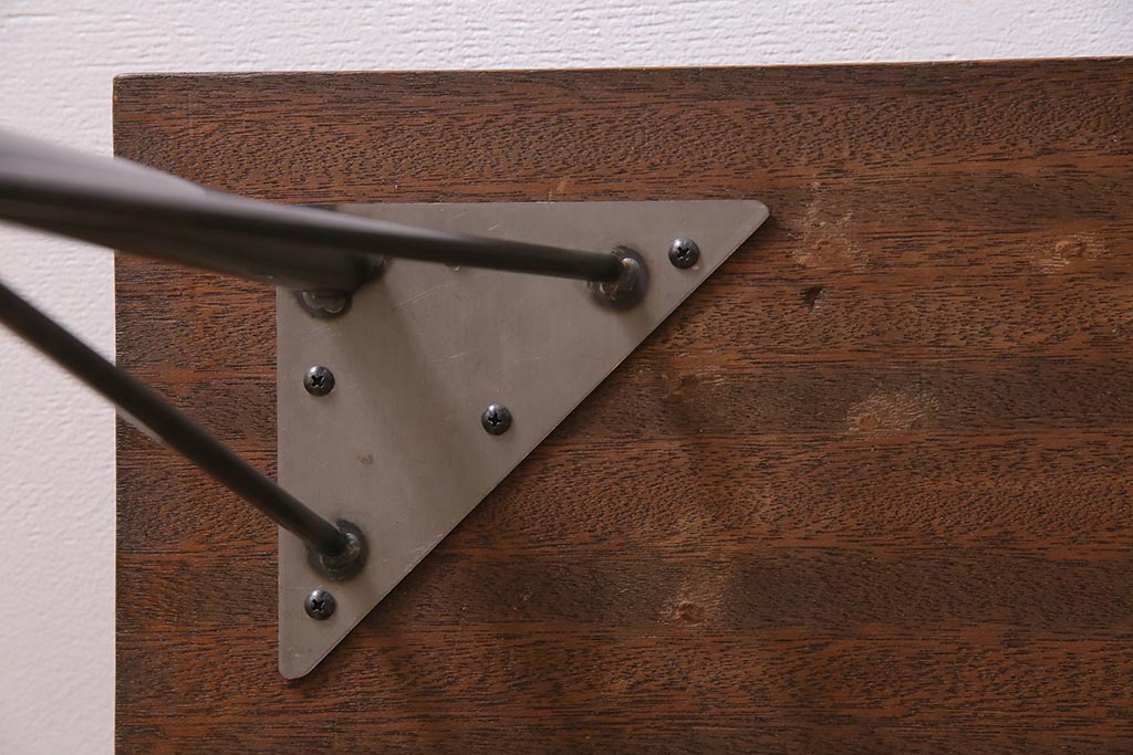ビンテージ家具　和製　昭和中期　ラワン一枚板　まっすぐな縞模様の木目が魅力の鉄脚テーブル(作業台、アイアンテーブル、コンソールテーブル)(R-044999)