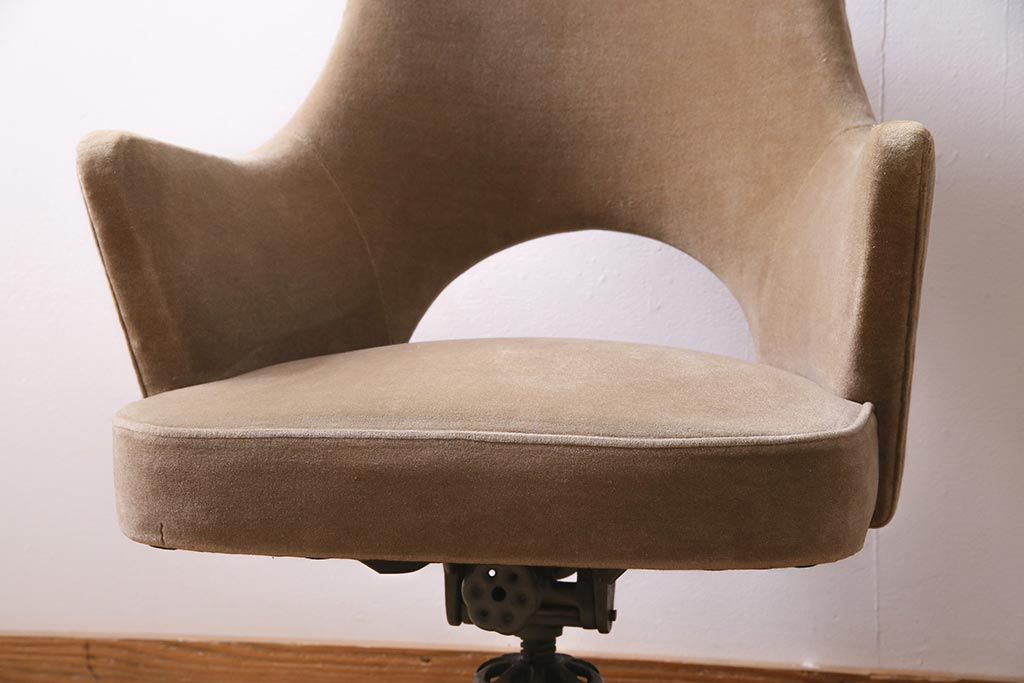 ビンテージ家具　和製　昭和中期　珍しいデザインの昭和レトロな回転チェア(回転椅子、ドクターチェア、アームチェア、ワークチェア)(R-045172)