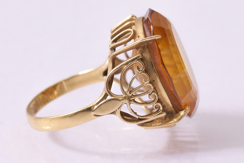 ヴィンテージアクセサリー　K18　装飾が美しい琥珀色のリング(指輪、ビンテージ)(R-045390)