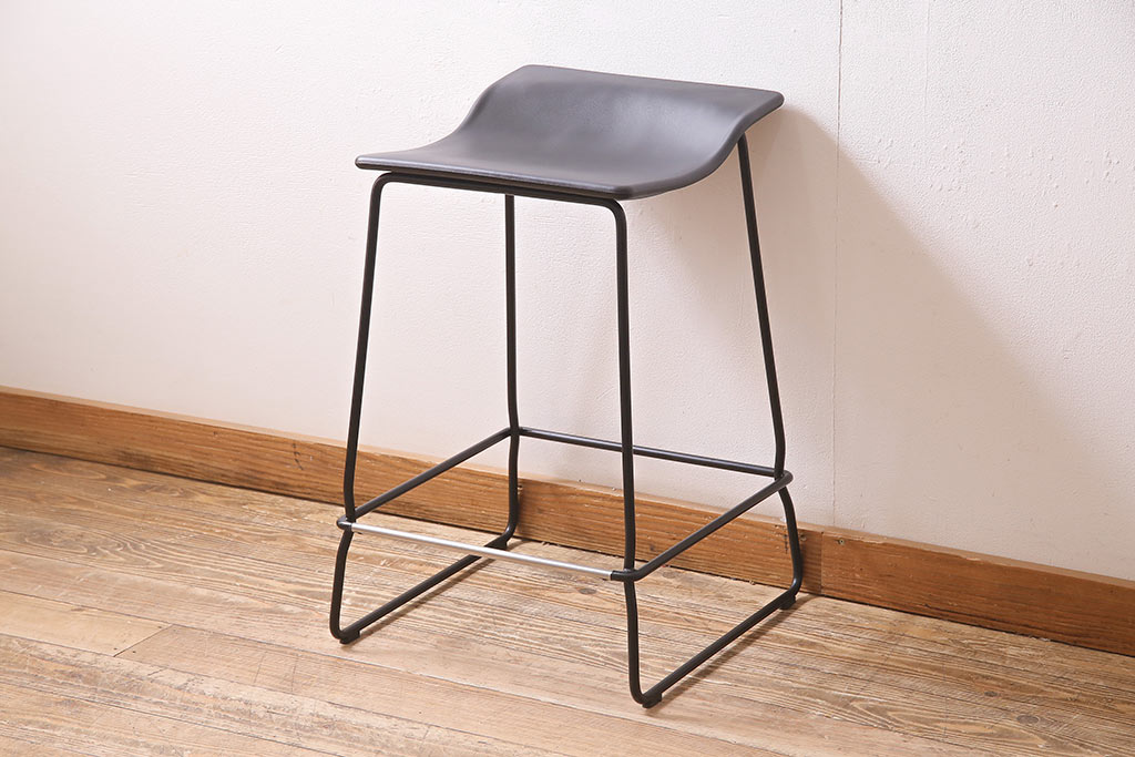 中古　スペイン　Viccarbe(ヴィッカルベ)社　LAST MINUTE Medium Stool　軽やかなデザインがかっこいいスツール(チェア、椅子、カッシーナ、Cassina)(定価約8万円)(R-045407)