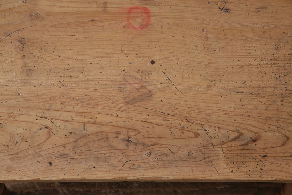 アンティーク家具　昭和初期　ストリップド(剥離)　ヒノキ材　挽き物の脚がお洒落な文机(座机、ローテーブル)(R-045629)