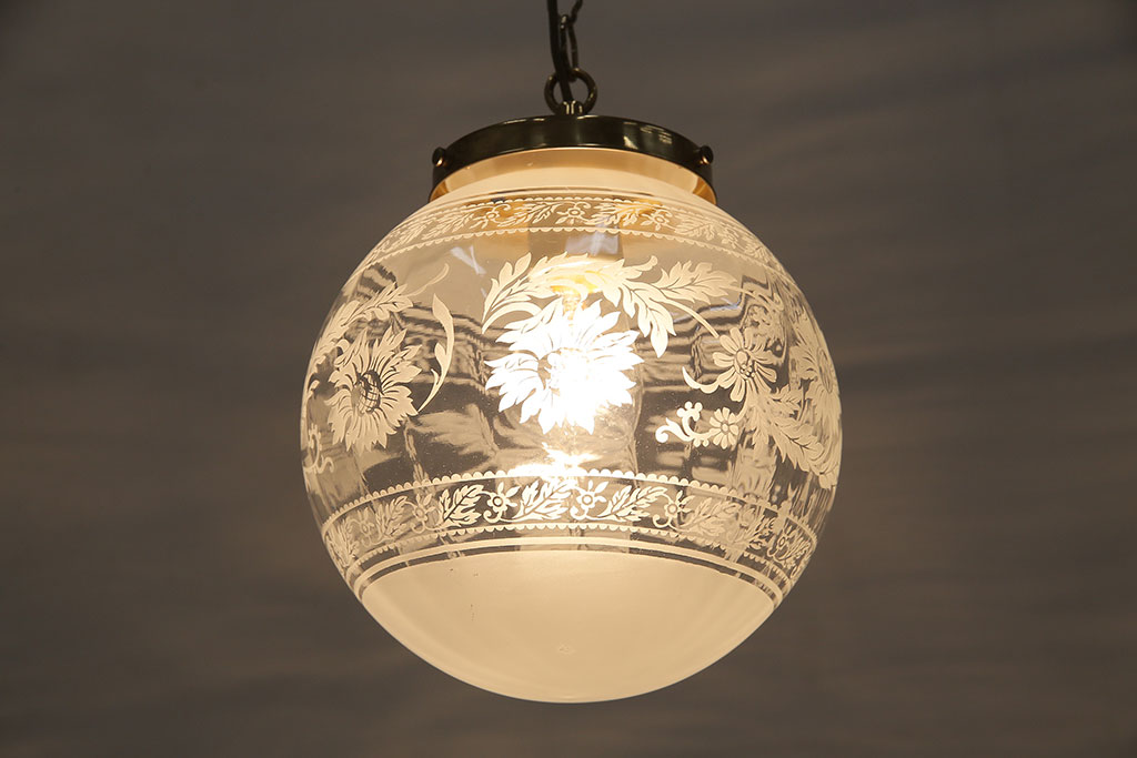 ヴィンテージ照明　イギリスビンテージ　優雅な雰囲気を高めるペンダントライト(吊り下げ照明、天井照明)(R-045654)