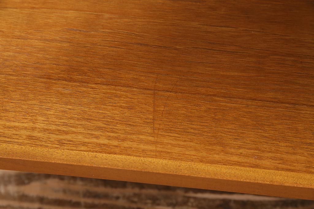 ヴィンテージ家具　北欧ビンテージ　チーク材　天板がお盆にもなるキッチンワゴン(キッチンラック、トロリー、サイドテーブル)(R-045773)