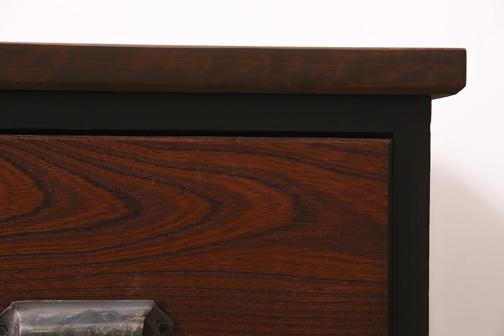 アンティーク家具　昭和中期　箪笥リメイク　前板栓材　落ち着いた色合いのローチェスト(引き出し、ローボード、テレビ台)(R-045778)