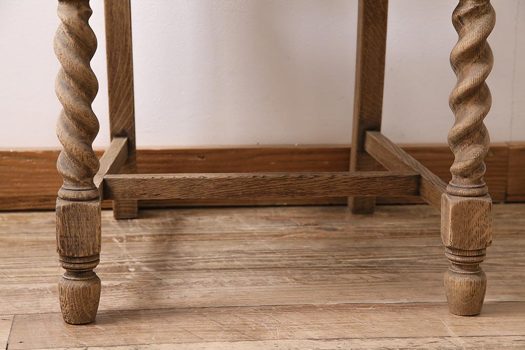 アンティーク家具　イギリスアンティーク　ストリップド(剥離)　オーク材　凝った意匠のダイニングチェア(椅子)(R-045946)