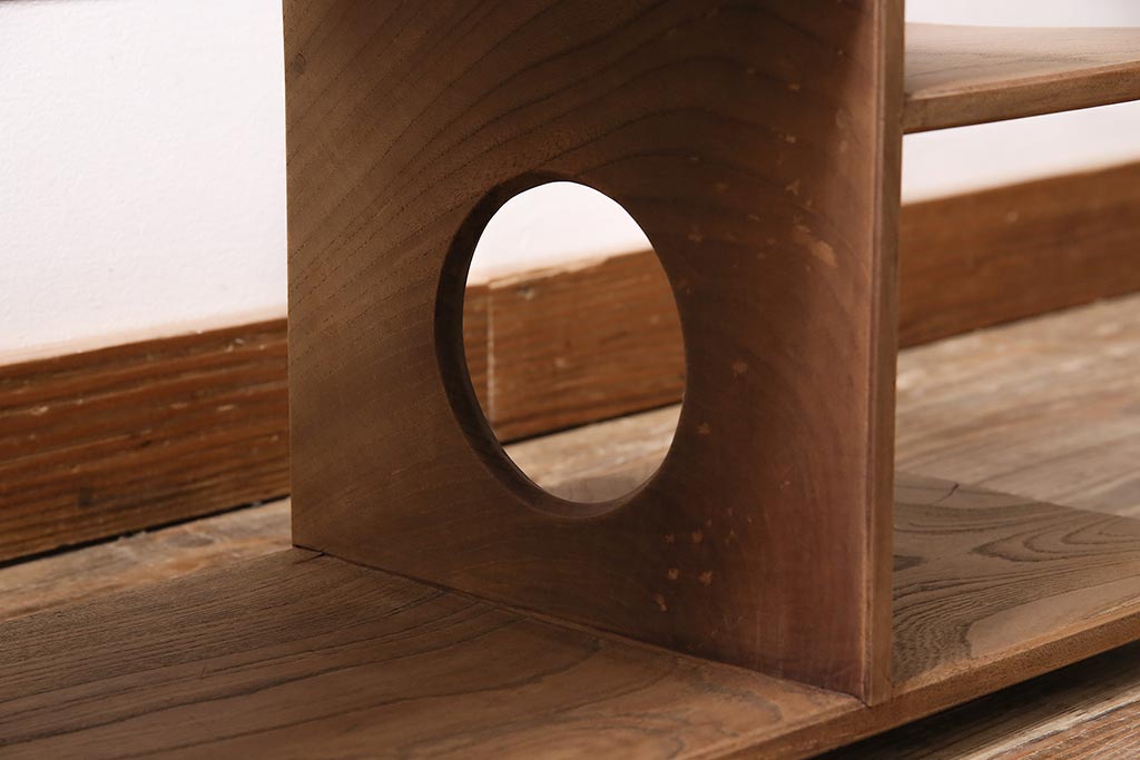 アンティーク家具　総ケヤキ材　味のあるシンプルな飾り棚(飾棚)(R-045959)