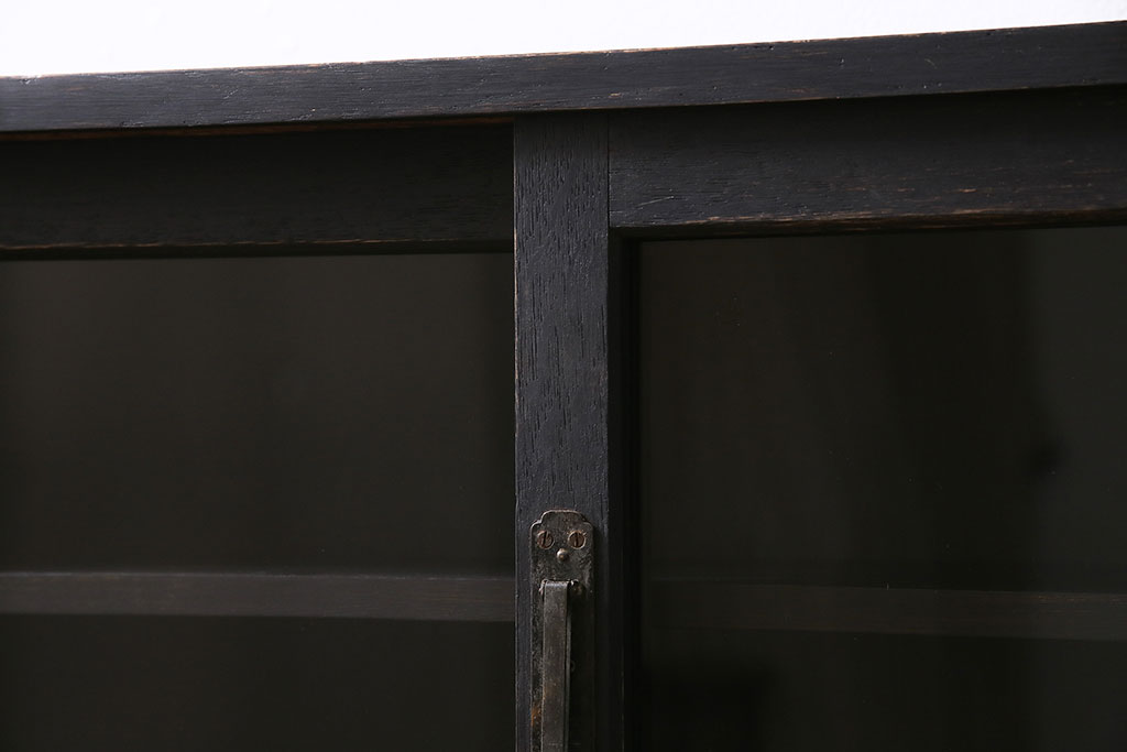 アンティーク家具　昭和初期　ペイント　マットブラックが格好良いシンプルな収納棚(戸棚、本棚)(R-046144)