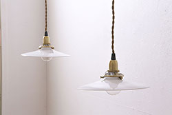 アンティーク照明　戦前　レトロな平笠シェードのペンダントライト2個セット(天井照明、吊り下げ照明、電笠)(R-046179)