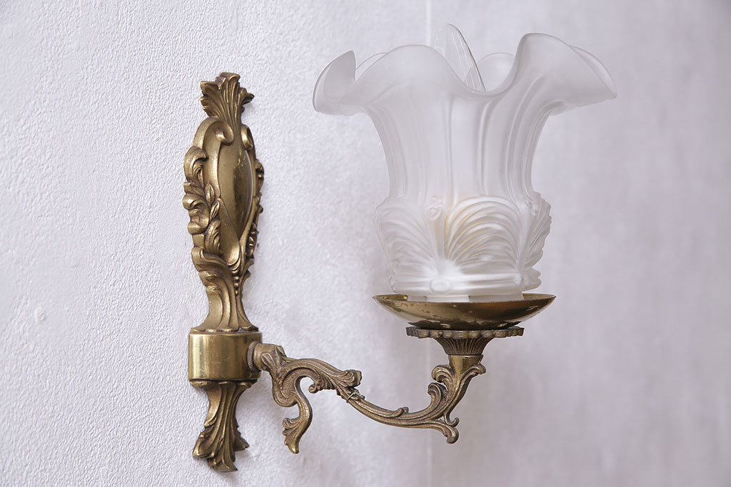 アンティーク照明　フランスアンティーク　クラシックなお部屋にぴったりな真鍮製のウォールランプ(壁付け照明、壁掛け照明)(R-046196)