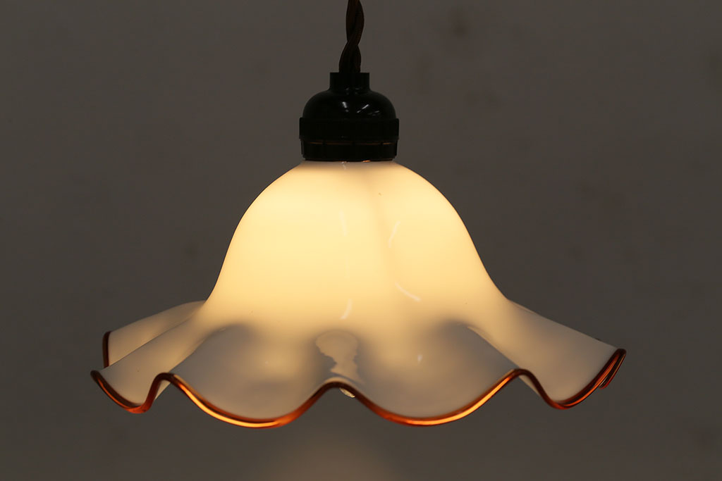 ヴィンテージ照明　イギリスビンテージ　オレンジの縁が可愛らしいフリルシェードのペンダントライト(ランプシェード、天井照明)(R-046333)