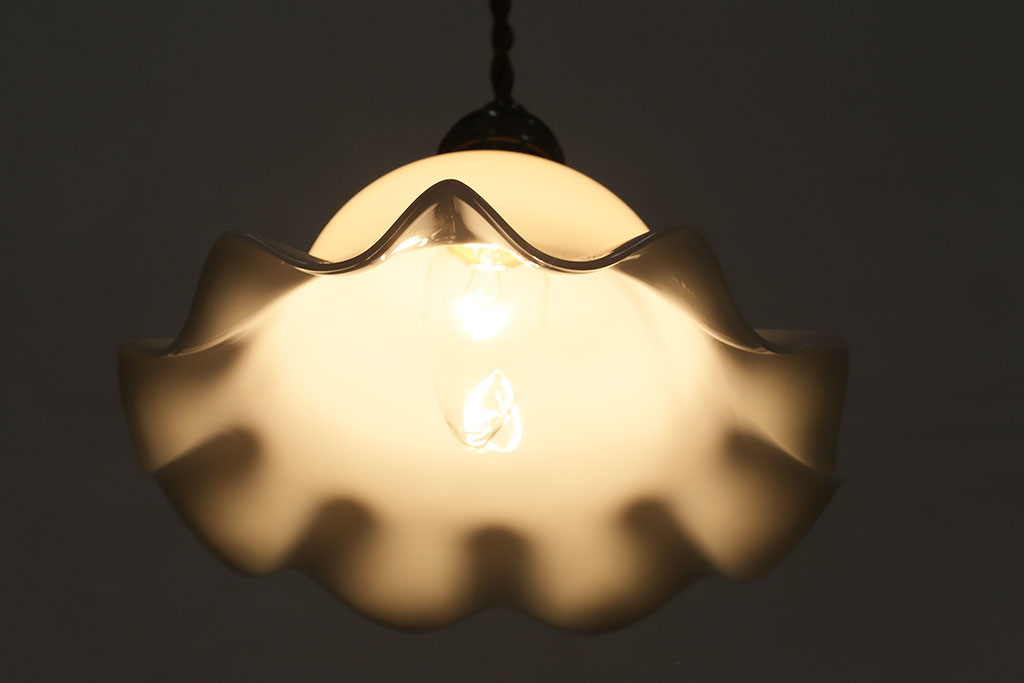 ヴィンテージ照明　イギリスビンテージ　可愛らしいフリルシェードのペンダントライト(ランプシェード、天井照明)(R-046338)