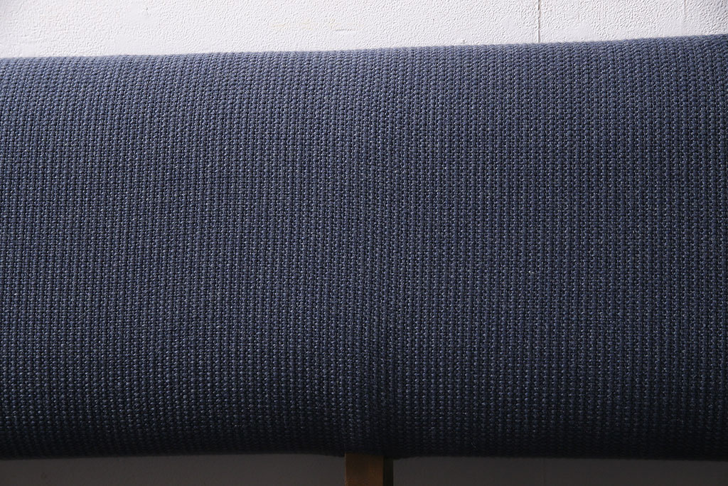 ヴィンテージ家具　昭和中期　ブナ材　落ち着いたブルーのファブリックが素敵な二人掛けソファ(2人掛け、ベンチソファ、ビンテージ)(R-046668)