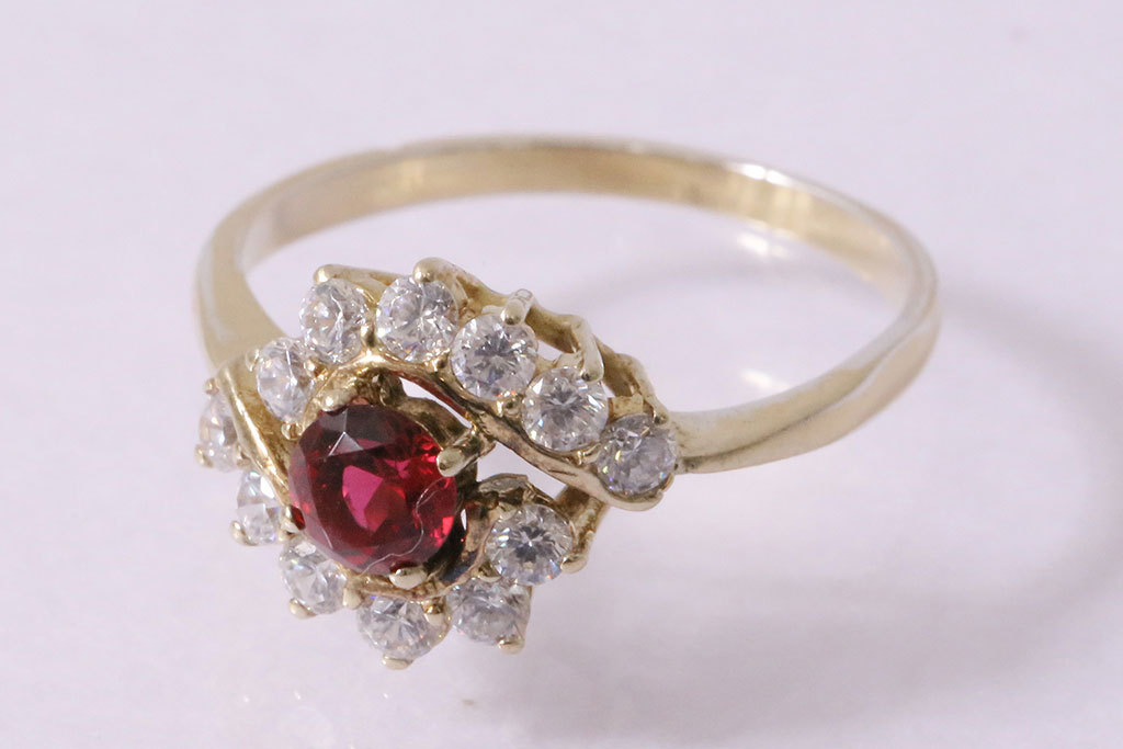 ヴィンテージアクセサリー　イギリス　9ct　Gold　ピンク・クリアクリスタル　リング(指輪、金、ビンテージ)(R-047008)