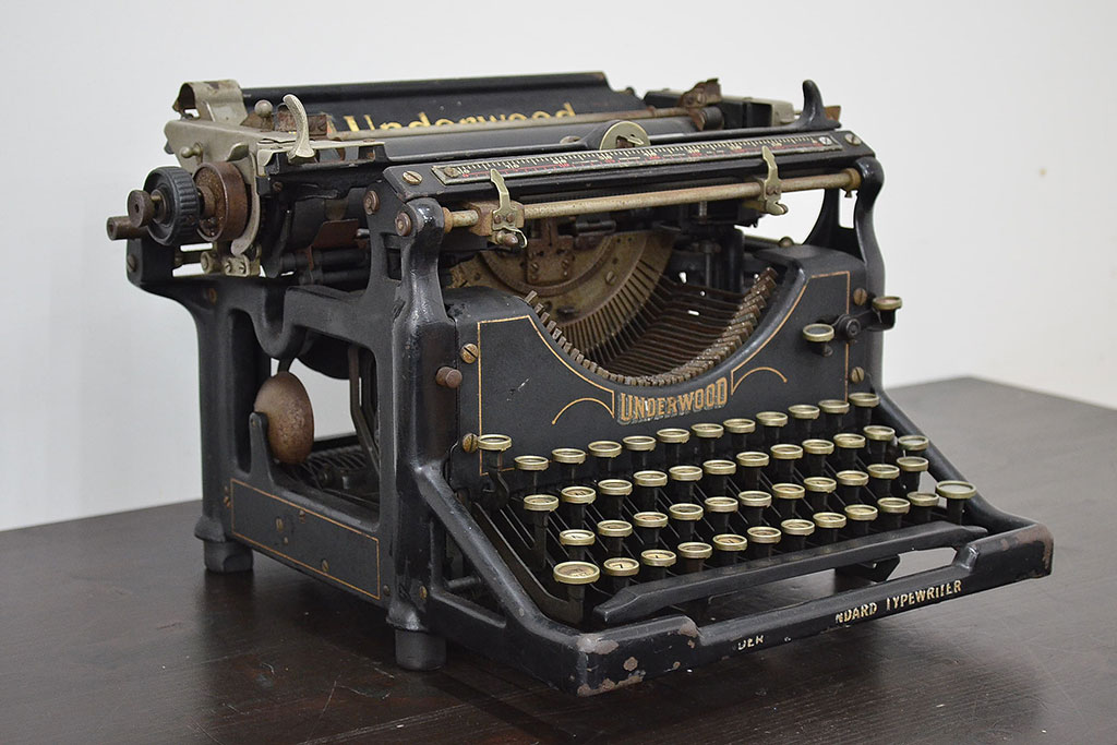 アメリカ　ビンテージ　Underwood(アンダーウッド)タイプライター(R-047157)