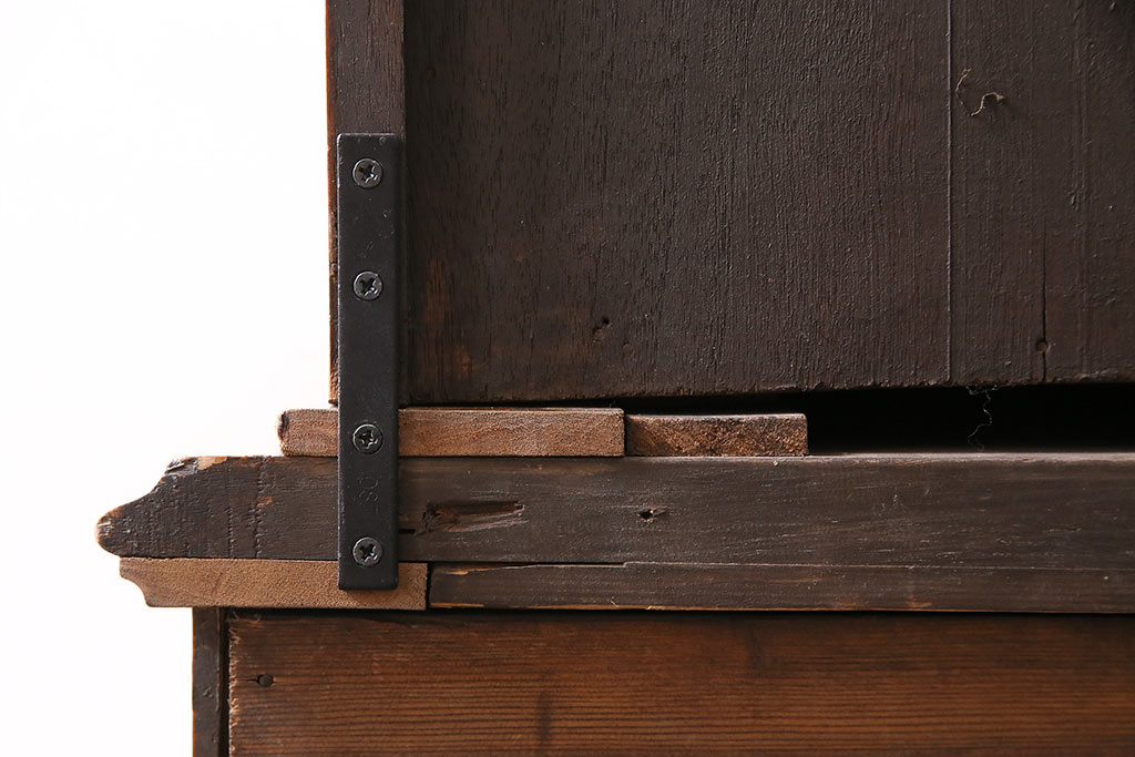 ベルギーアンティーク　ウォールナット材の深い色合いが上品なビューローキャビネット(収納棚、戸棚、ブックケース)(R-047201)