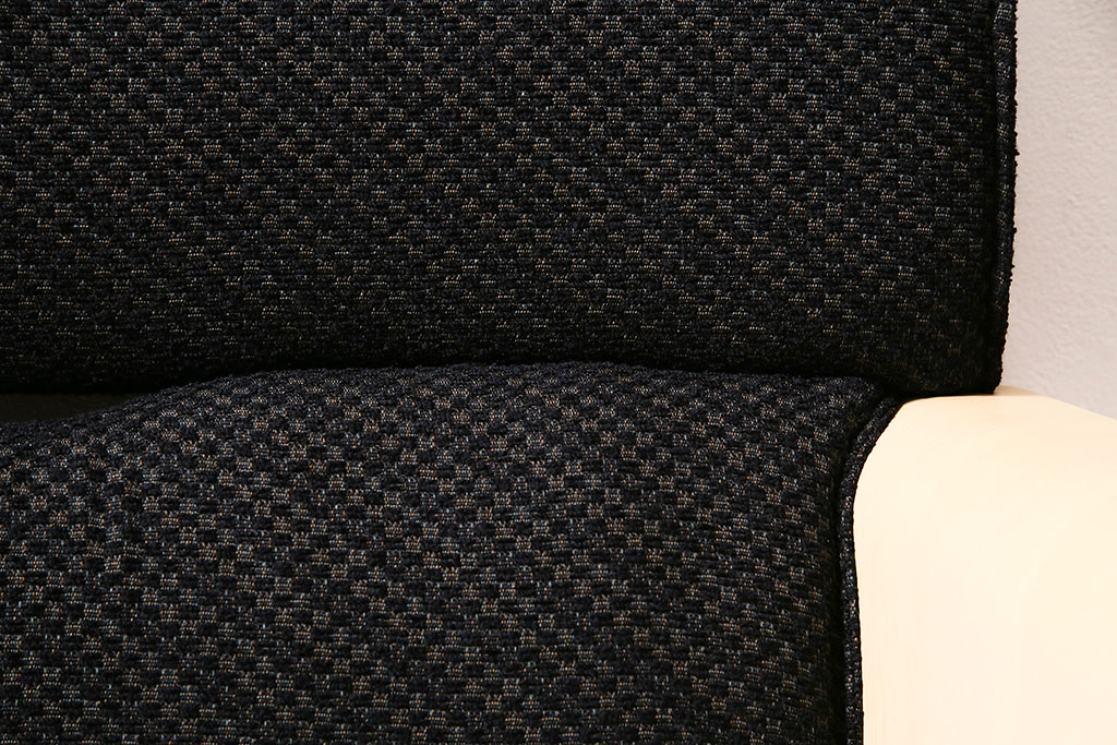 中古　富士ファニチア(富士ファニチュア、フジファニチュア、FUJI FURNITURE、富士ファニチャー)布Aタイプ　アームのシルエットが素敵なオーク材製アームチェア(定価約6万5千円)(ダイニングチェア、椅子)(R-047281)