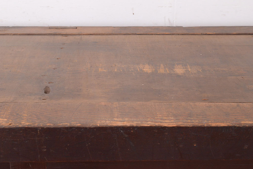 和製アンティーク　前面ヒノキ材　古い木の味わいが楽しめる重厚な佇まいの箪笥サイドボード(水屋箪笥、収納箪笥、収納棚)(R-047351)