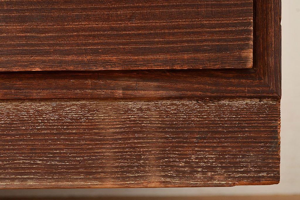 和製アンティーク　使い込まれた木肌が味わい深い前面桐材製の箪笥ローボード(引き出し、チェスト、テレビ台)(R-047360)