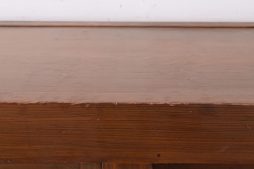 ビンテージ　民芸家具　総ヒノキ材製　1970年頃につくられた和の空間づくりにぴったりな水屋箪笥(重ね箪笥、収納棚、戸棚、ヴィンテージ)(R-047385)