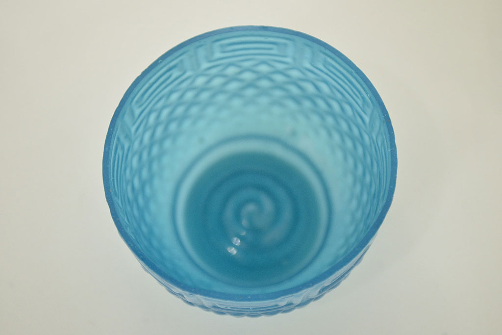 古い　霰雷文型吹きガラス盃(江戸ガラス、ギヤマン、ぎやまん)(R-047433)