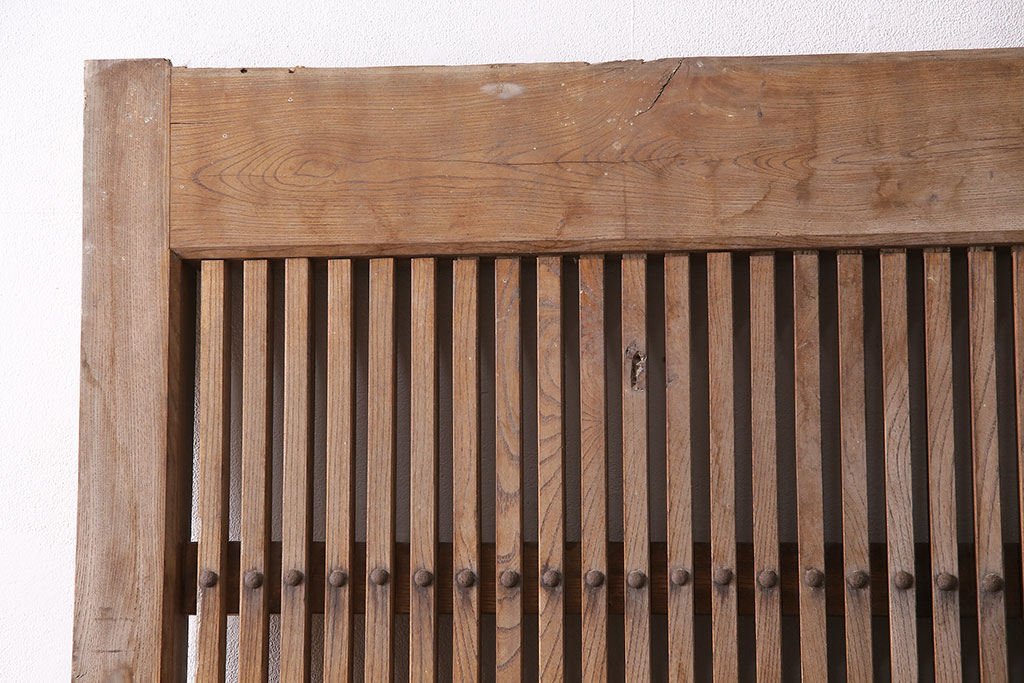 アンティーク建具　明治期　総ケヤキ材　どっしりとした存在感漂う蔵戸(玄関戸、引き戸、建具)(R-047469)