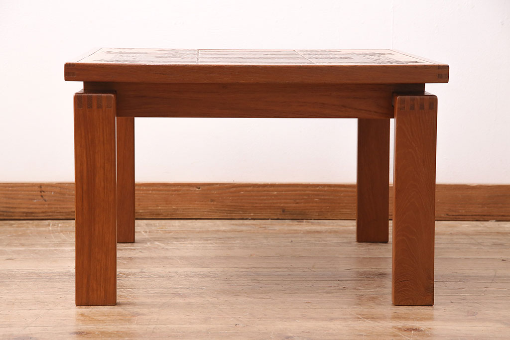 北欧ヴィンテージ　タイルトップのデザインがおしゃれなデンマーク製のセンターテーブル(リビングテーブル、コーヒーテーブル、ビンテージ)(R-047789)