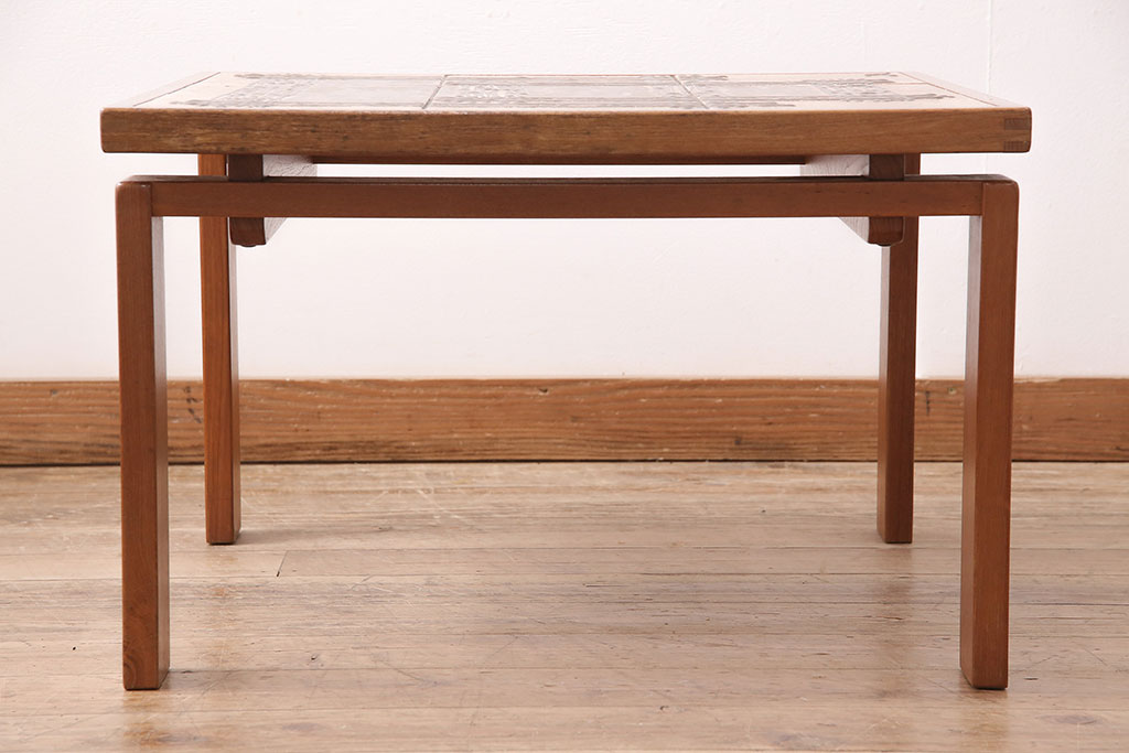 北欧ヴィンテージ　タイルトップのデザインがおしゃれなデンマーク製のセンターテーブル(リビングテーブル、コーヒーテーブル、ビンテージ)(R-047789)