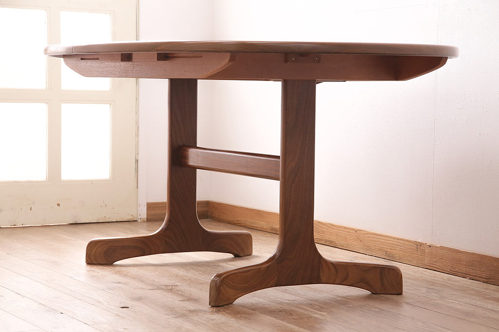 ヴィンテージ家具　G-PLAN(ジープラン) 北欧家具　チーク材　ほっこりとした優しい雰囲気を添えるオーバル型のエクステンションテーブル(ダイニングテーブル、ビンテージ)(R-047901)
