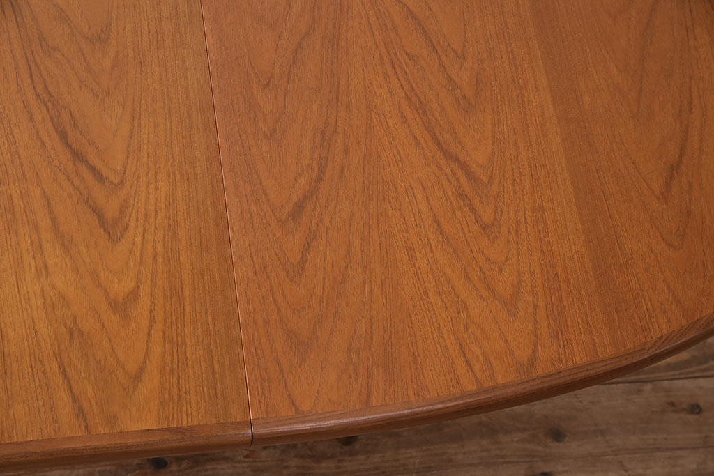 ヴィンテージ家具　人気のG-PLAN(ジープラン)!お部屋に優しい印象を与えるオーバル型のエクステンションテーブル(ダイニングテーブル、ビンテージ)(R-047909)