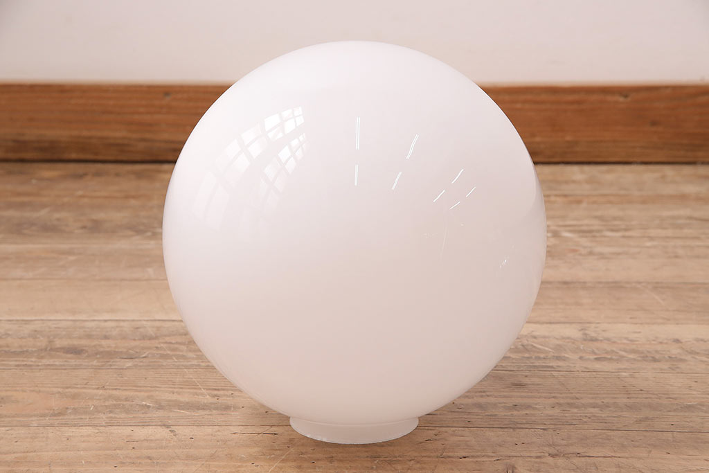 ビンテージ照明　シンプルな球体型の天井照明(ペンダントライト、吊り下げ照明)(R-047912)