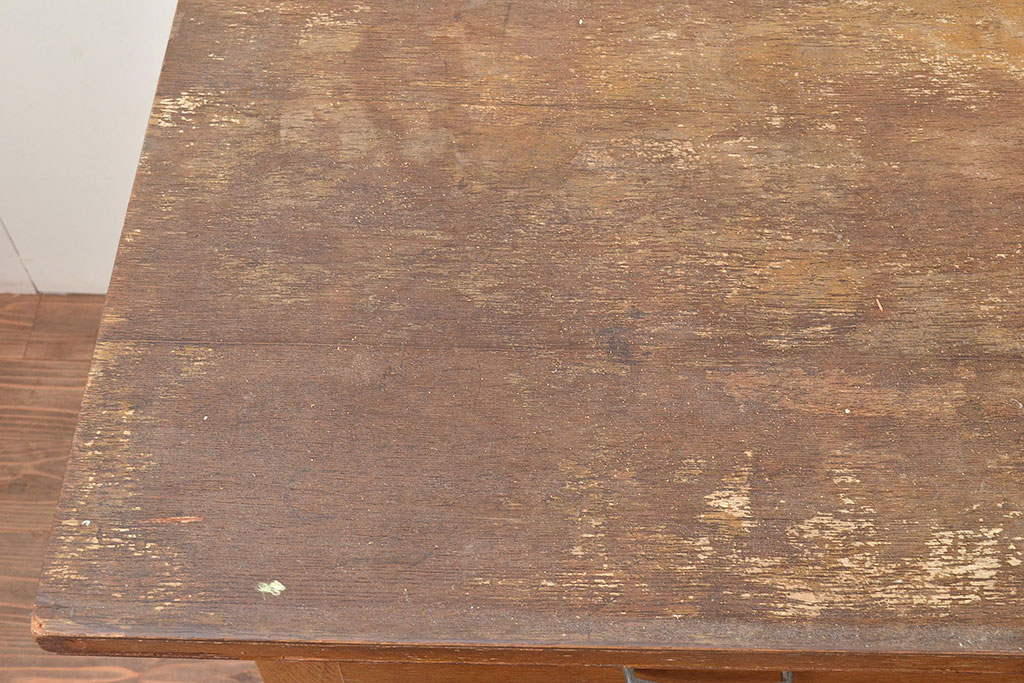 昭和レトロ　味わい深い佇まいが懐かしい空間づくりを叶える、ナラ材製の机(学習机、在宅ワーク、在宅用平机、在宅ワーク、在宅用ワークデスク)(R-047959)